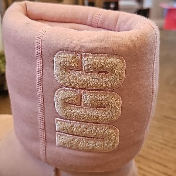 Classic short fur jersey cozy UGG size 7 light pink - Picture 9 of 12